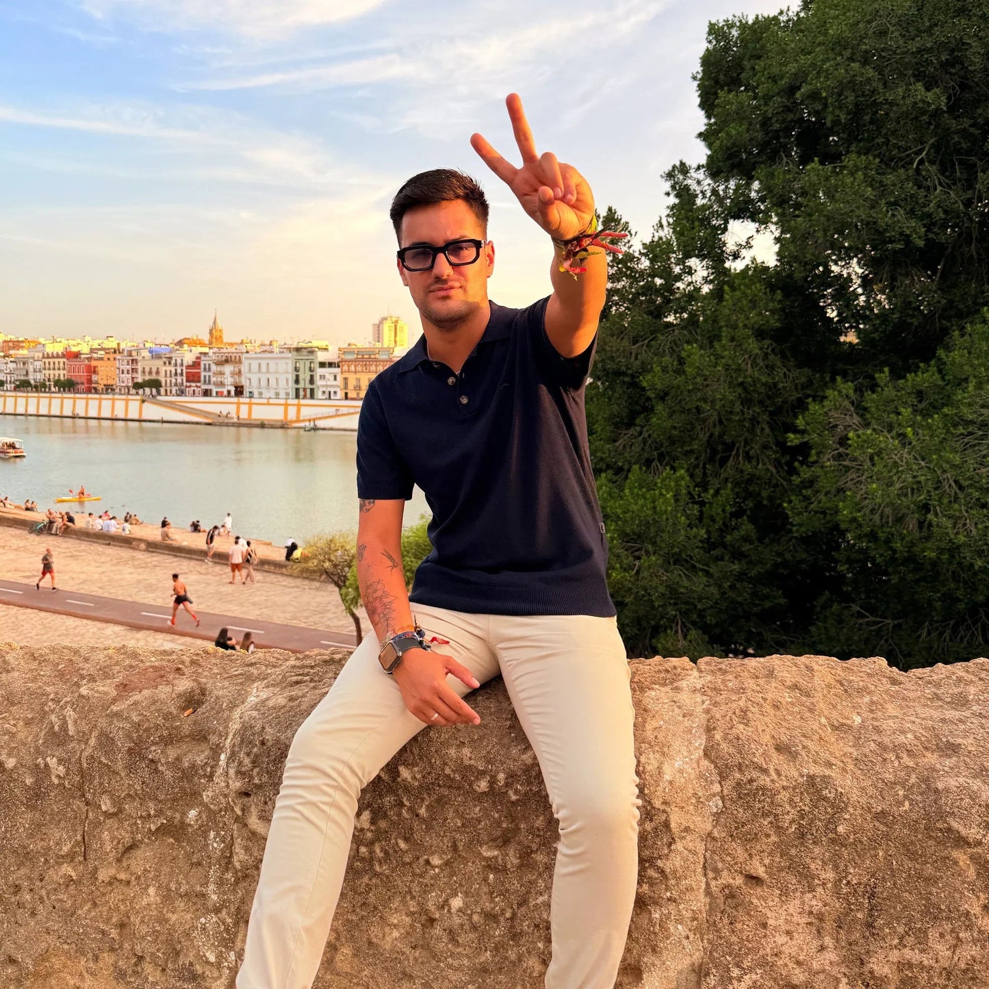 Genovenses · gafas de sol negras llamativas con lentes azul