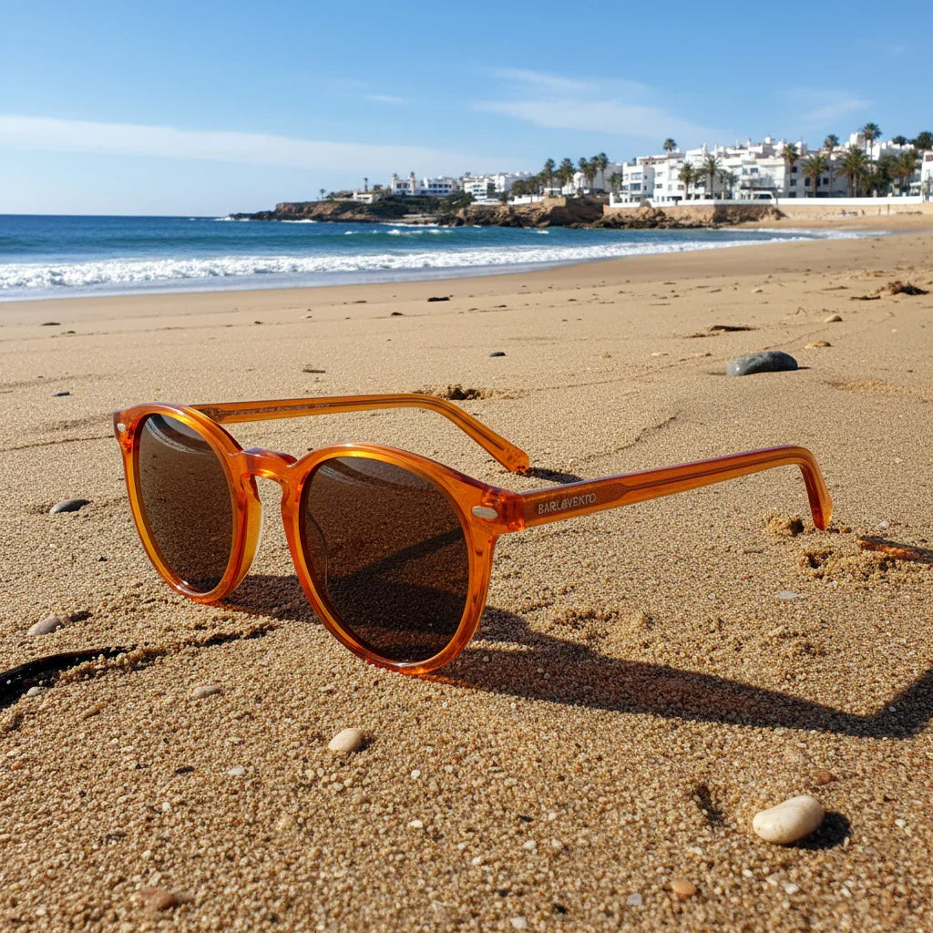 Gulpiyuri · gafas de sol de color naranja cristal