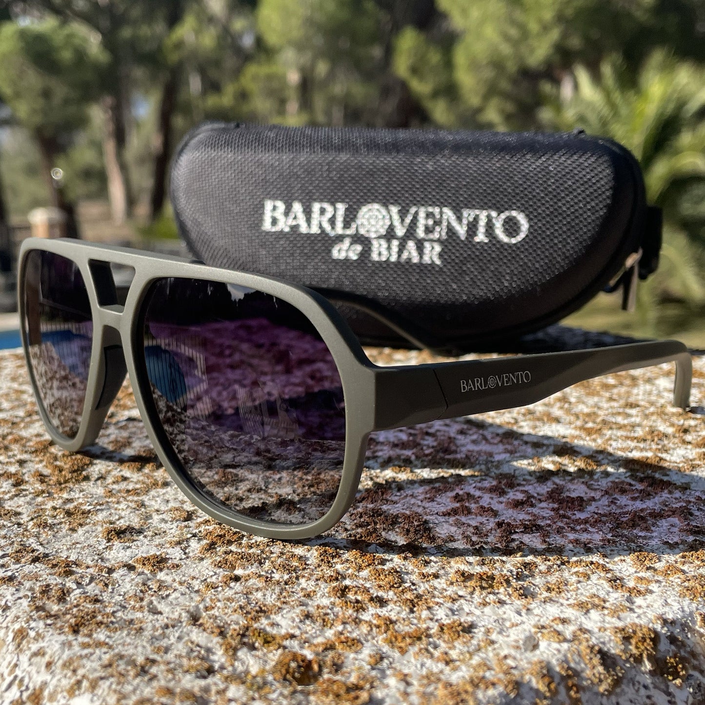 Itzurun · gafas de sol de goma verde con lentes UV400 en degradado gris