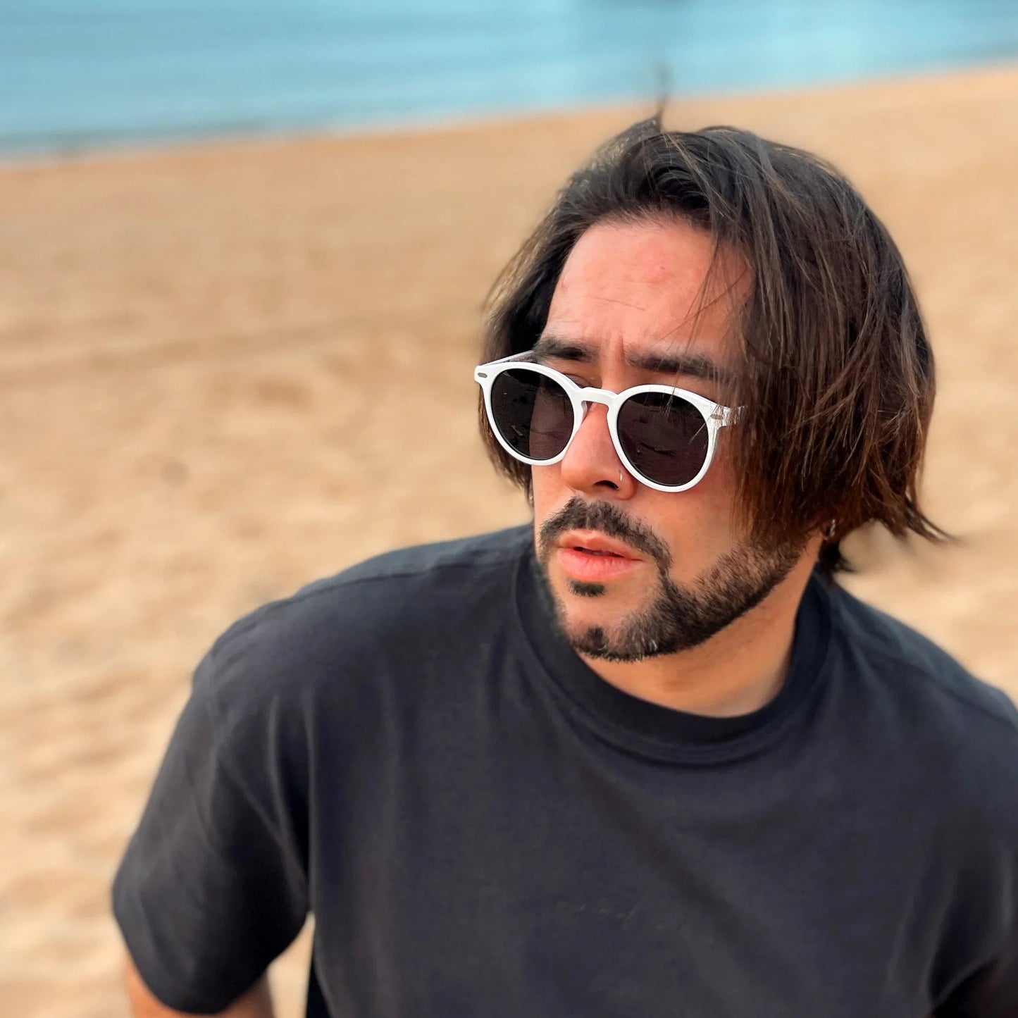 Macarella · gafas de sol redondas blancas con lentes grises