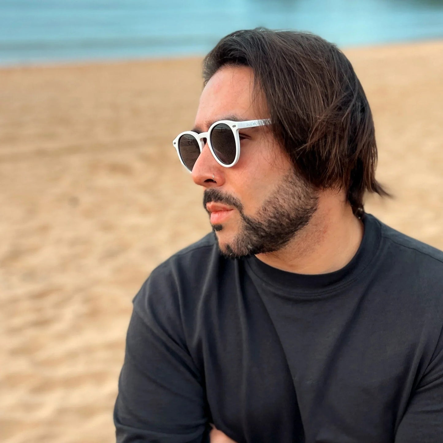Macarella · gafas de sol redondas blancas con lentes grises