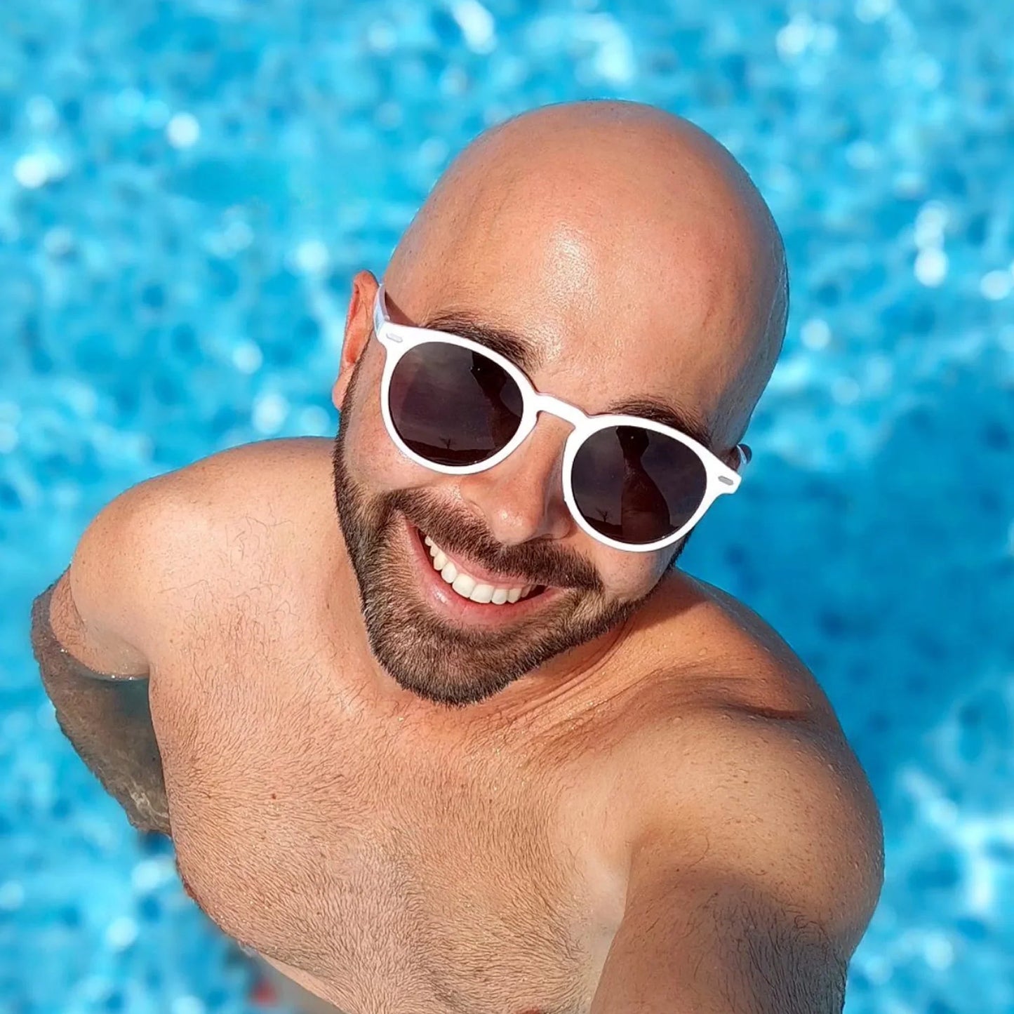 Macarella · gafas de sol redondas blancas con lentes grises