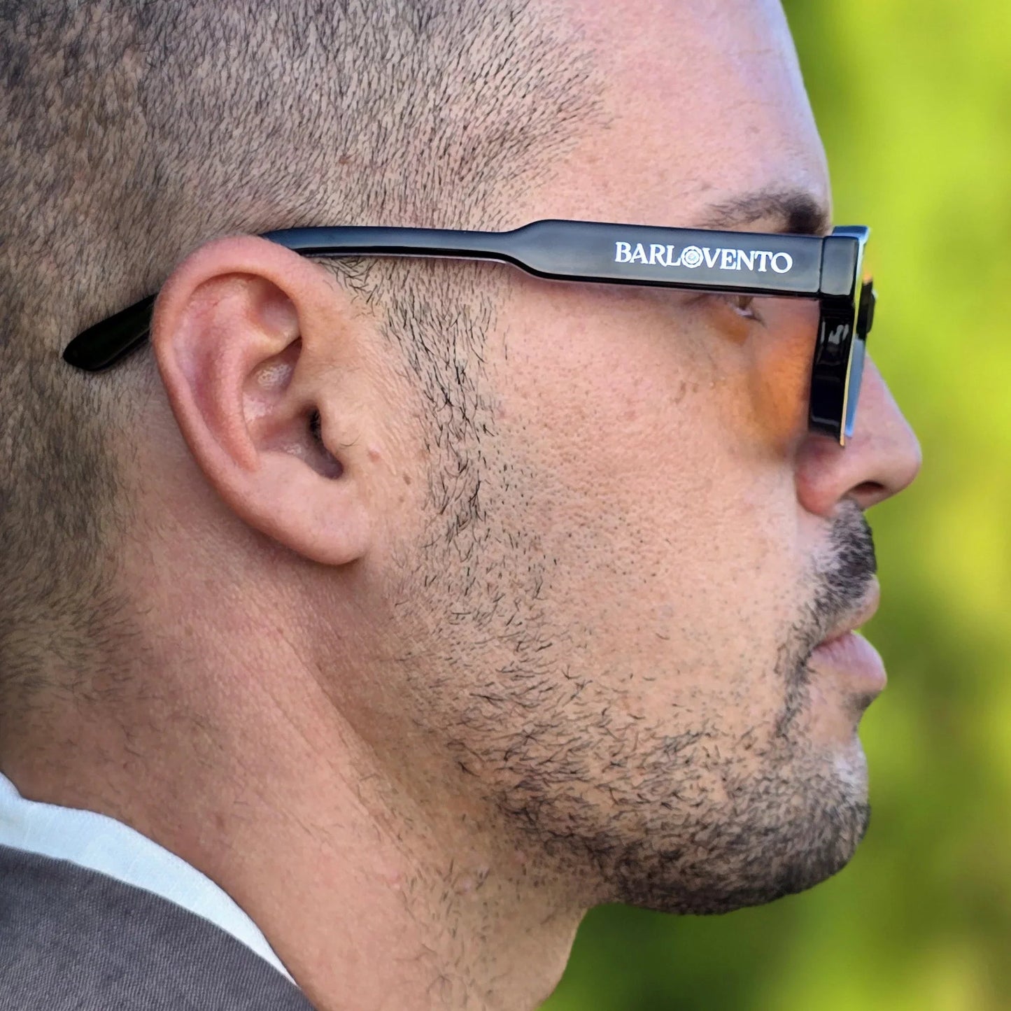 Médano · gafas de sol negras llamativas con lentes naranjas