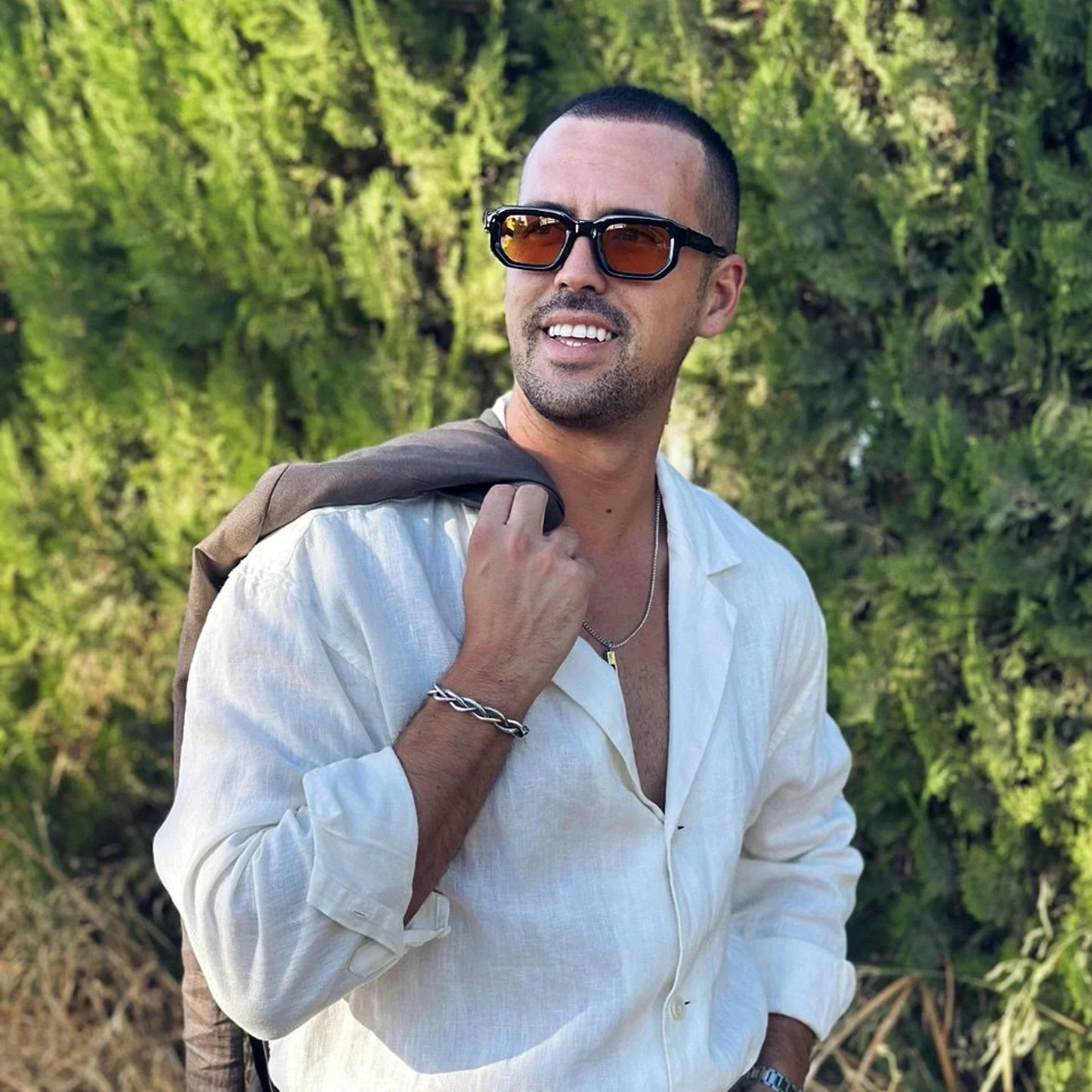 Médano · gafas de sol negras llamativas con lentes naranjas