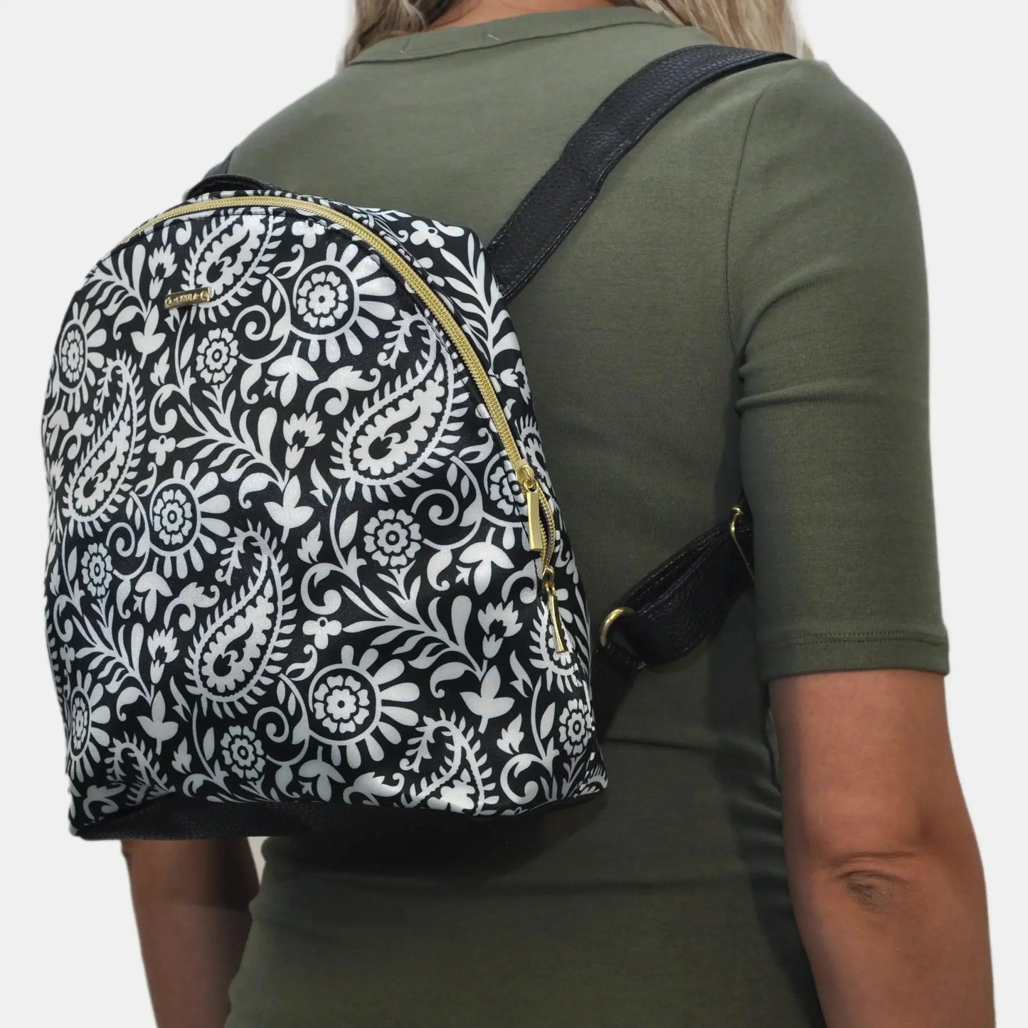 Mochila pequeña de Mujer y Bolso de hombro Mini BackPack Garigol negro | CHULA Tulum
