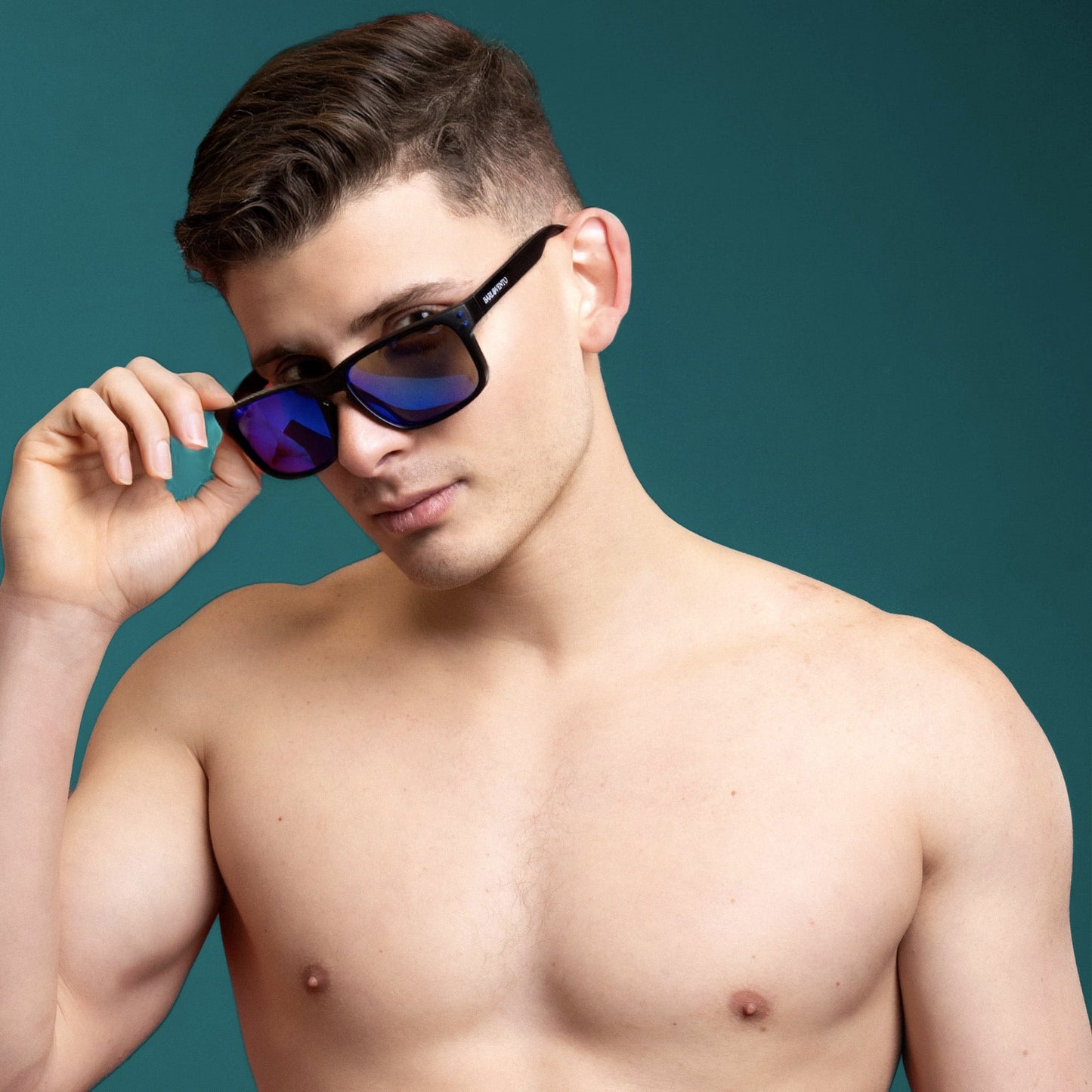 Montijo · gafas de sol negras con lentes azules reflectantes