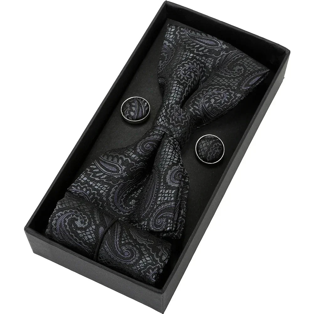 Pasadena · conjunto de pajarita con estampado paisley negro