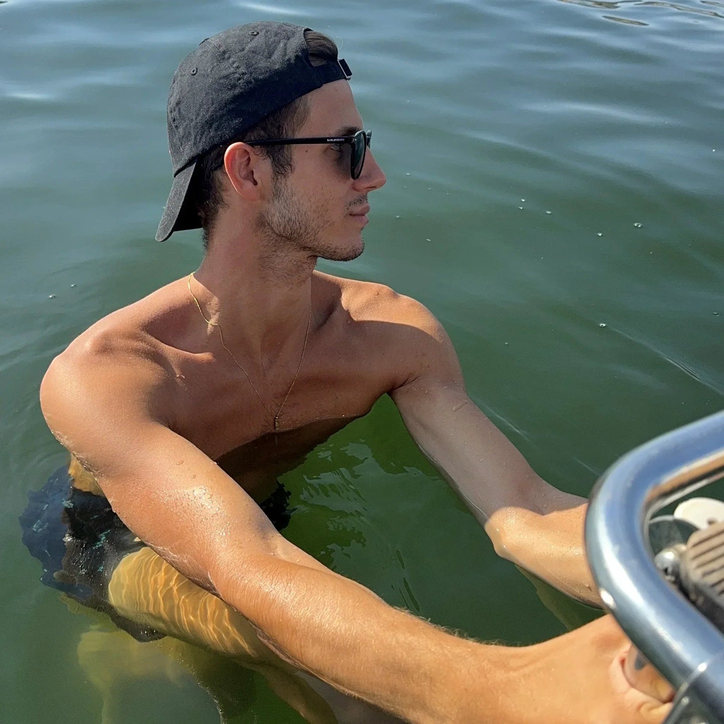 Peñarronda · gafas de sol negras con lentes polarizadas verdes