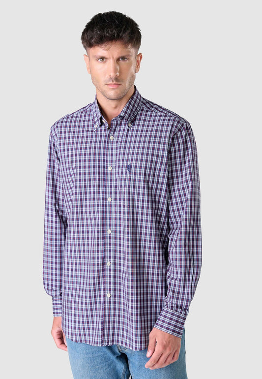 Camisa de hombre de manga larga en popelín de cuadros rojos y azules, ajuste clásico con bolsillo y cuello abotonado.