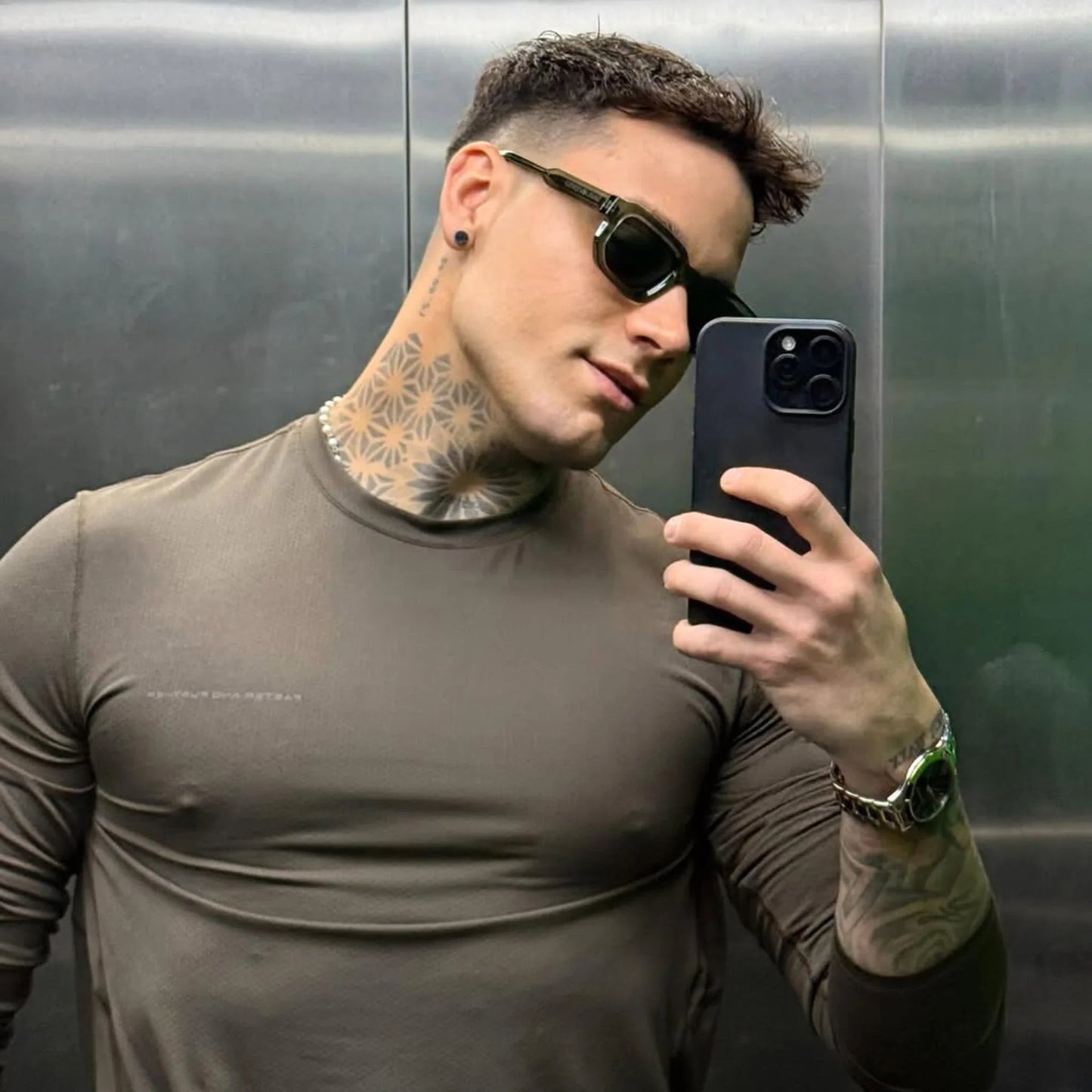 Portet · gafas de sol verdes llamativas con lentes negras UV400