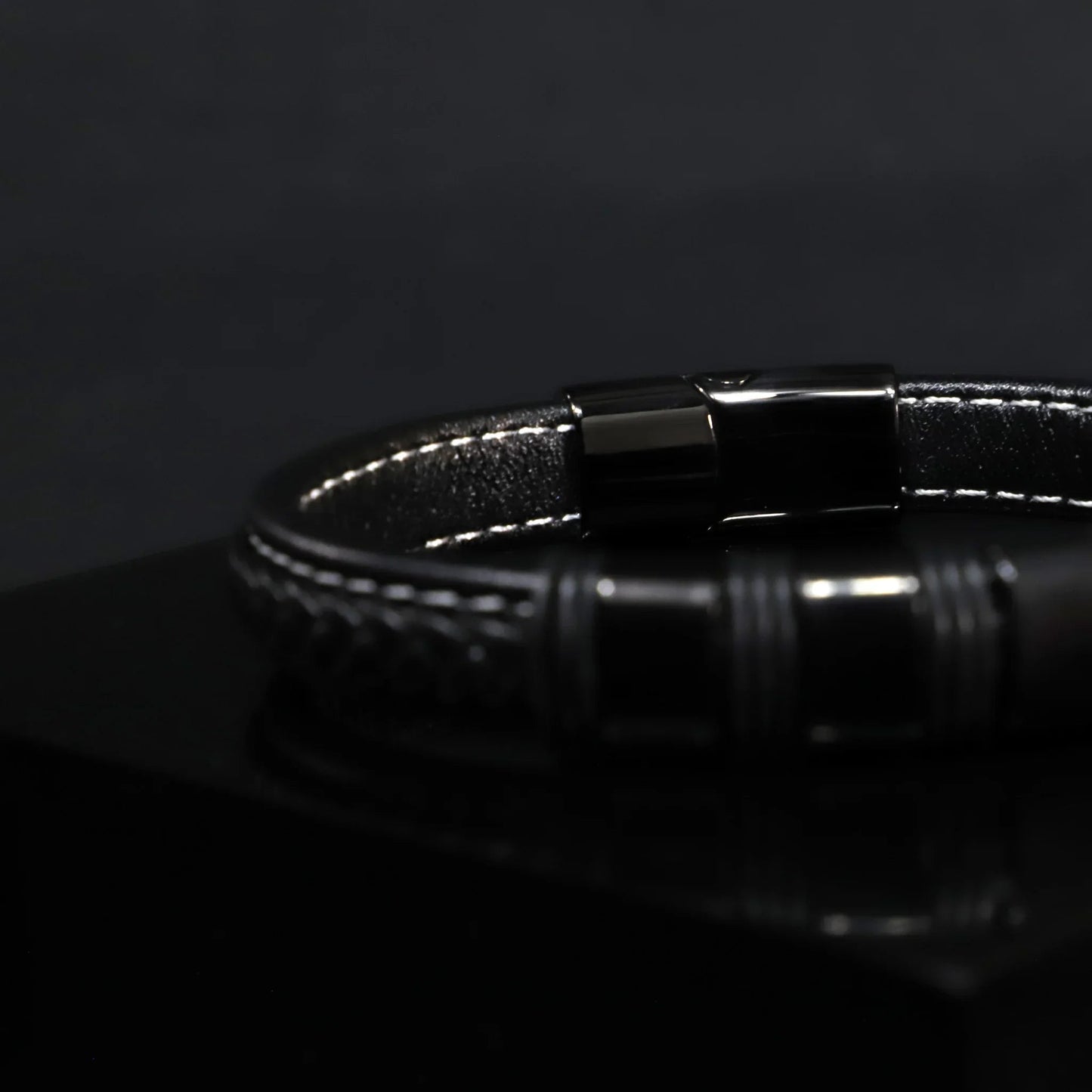 Pulsera Betel · Pulsera de cuero