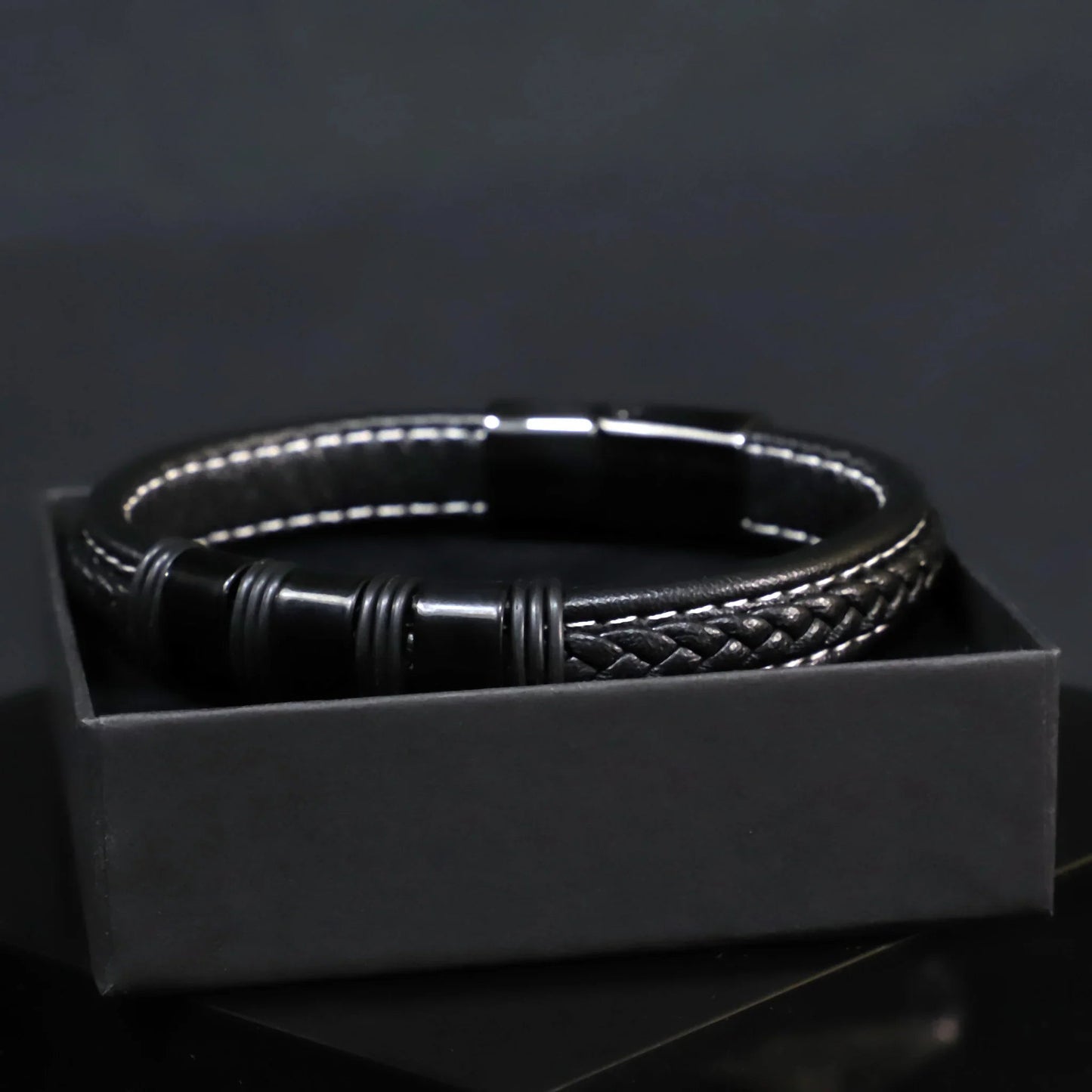 Pulsera Betel · Pulsera de cuero