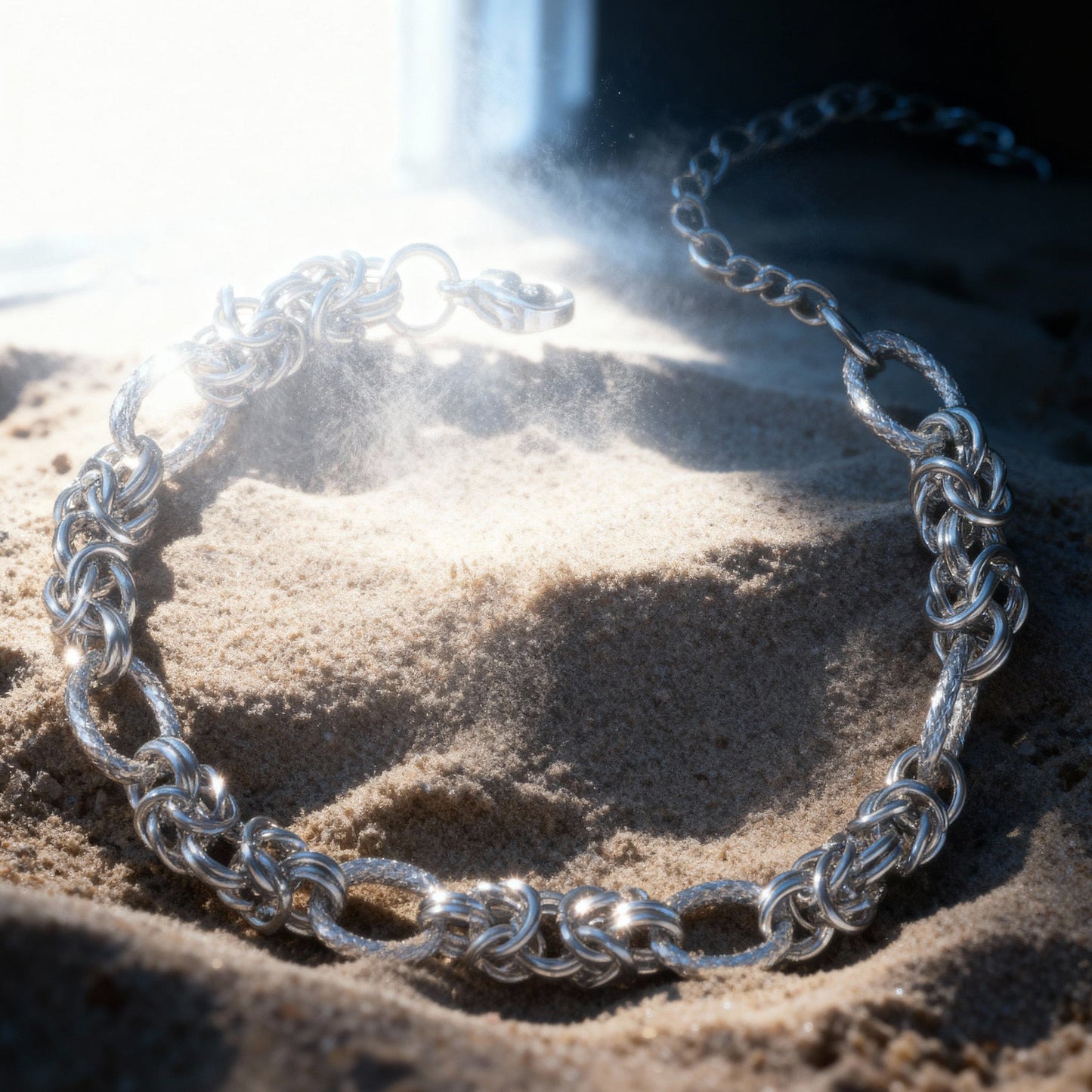 Pulsera Ofiuco · Pulsera de titanio expandible con patrón geométrico