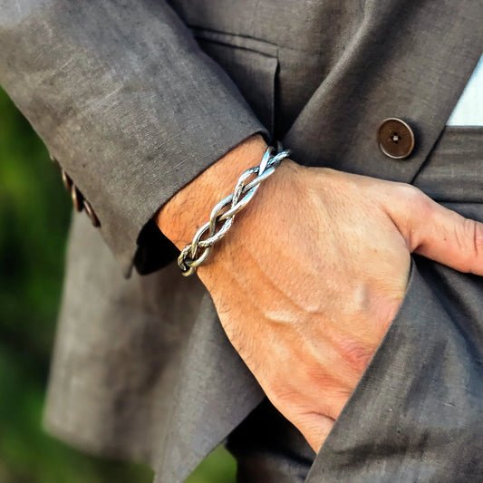 Pulsera Trazo · Pulsera rígida trenzada abierta