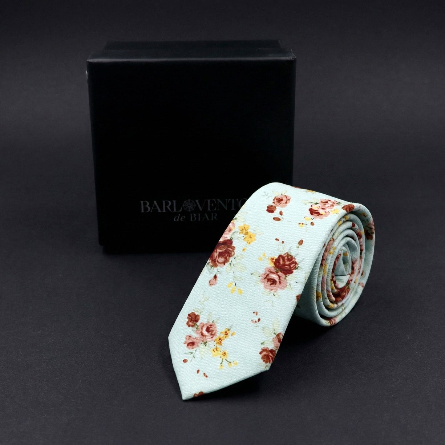 Ranúnculos · ESTRECHA · corbata floral azul pálido