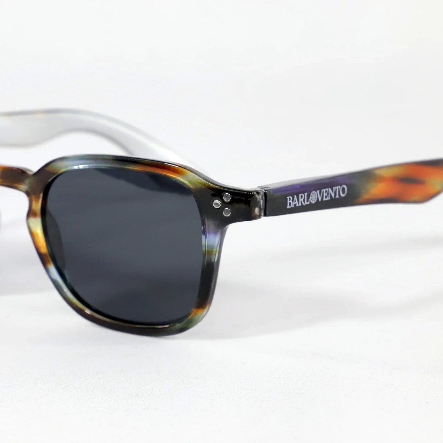 Savinosa · gafas de sol redondas marrones y cristalinas