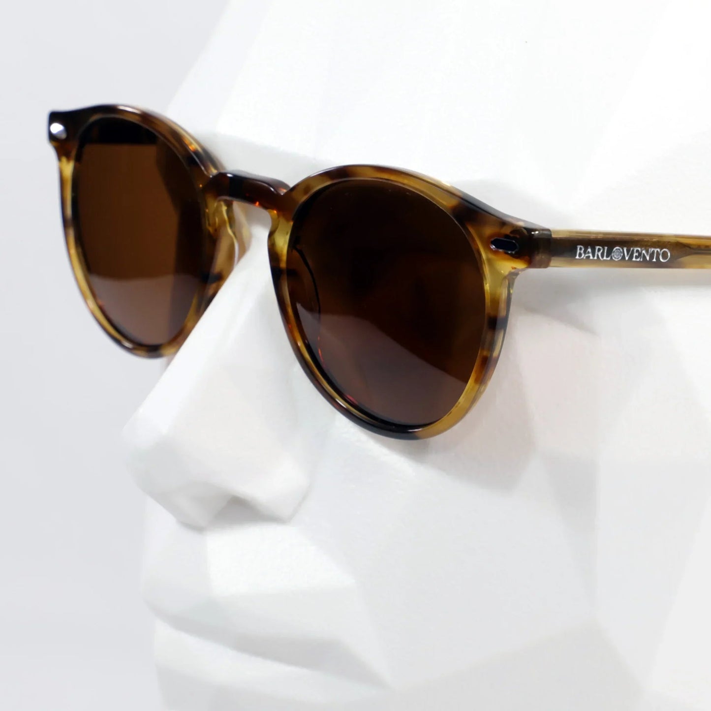 Torimbia · gafas de sol redondas de color naranja cristal con lentes marrones