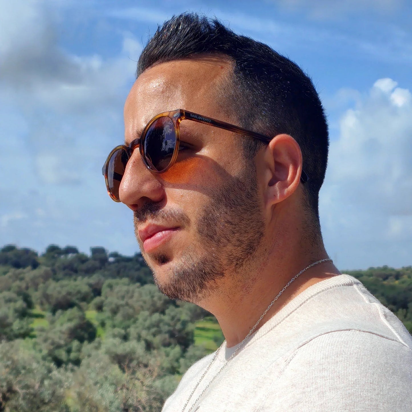 Torimbia · gafas de sol redondas de color naranja cristal con lentes marrones