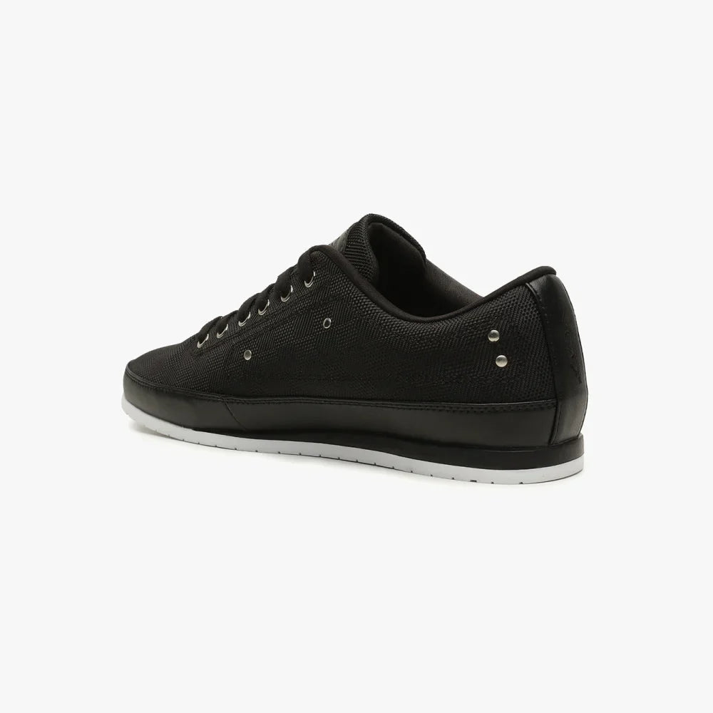 Basket VO7 Yacht Square noire, mélange de mesh et cuir avec détails argentés et semelle blanche contrastante.