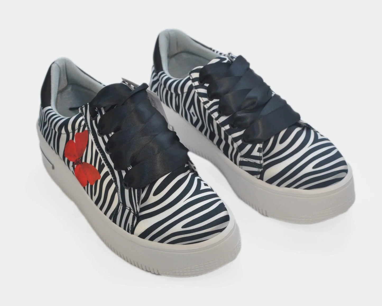 Zapatillas Urbanas de Mujer Cebra y Mariposa - Moda Sostenible Cuero Vegano | CHULA Tulum