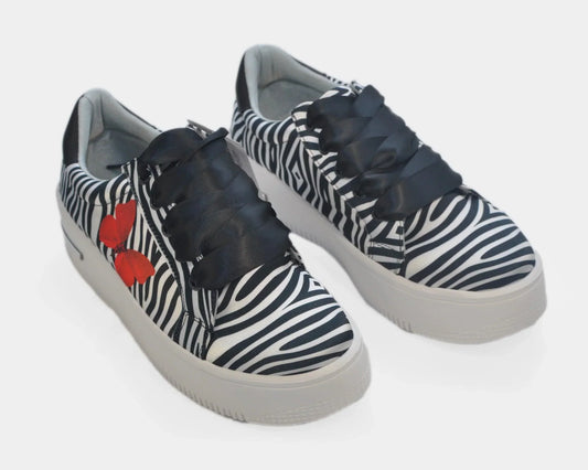 Zapatillas Urbanas de Mujer Cebra y Mariposa - Moda Sostenible Cuero Vegano | CHULA Tulum